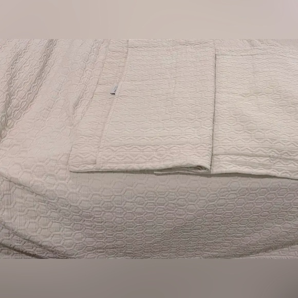 Luxury Linens Peacock Alley Queen Coverlet and Two Pillow Shams - Picture 4 of 5